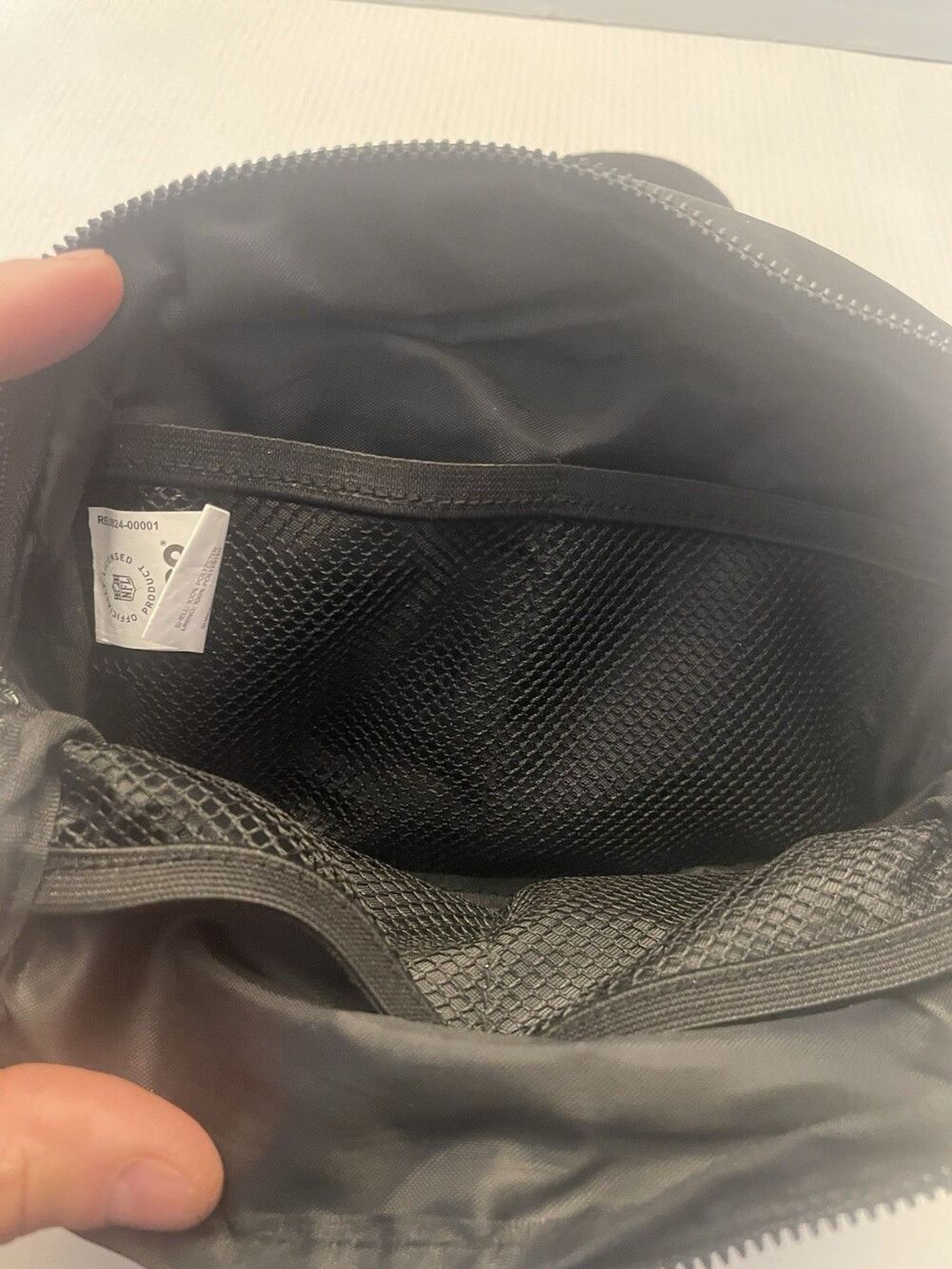 NFL Philadelphia Eagles Crossbody Belt Bag FOCO - Picture 4 of 5